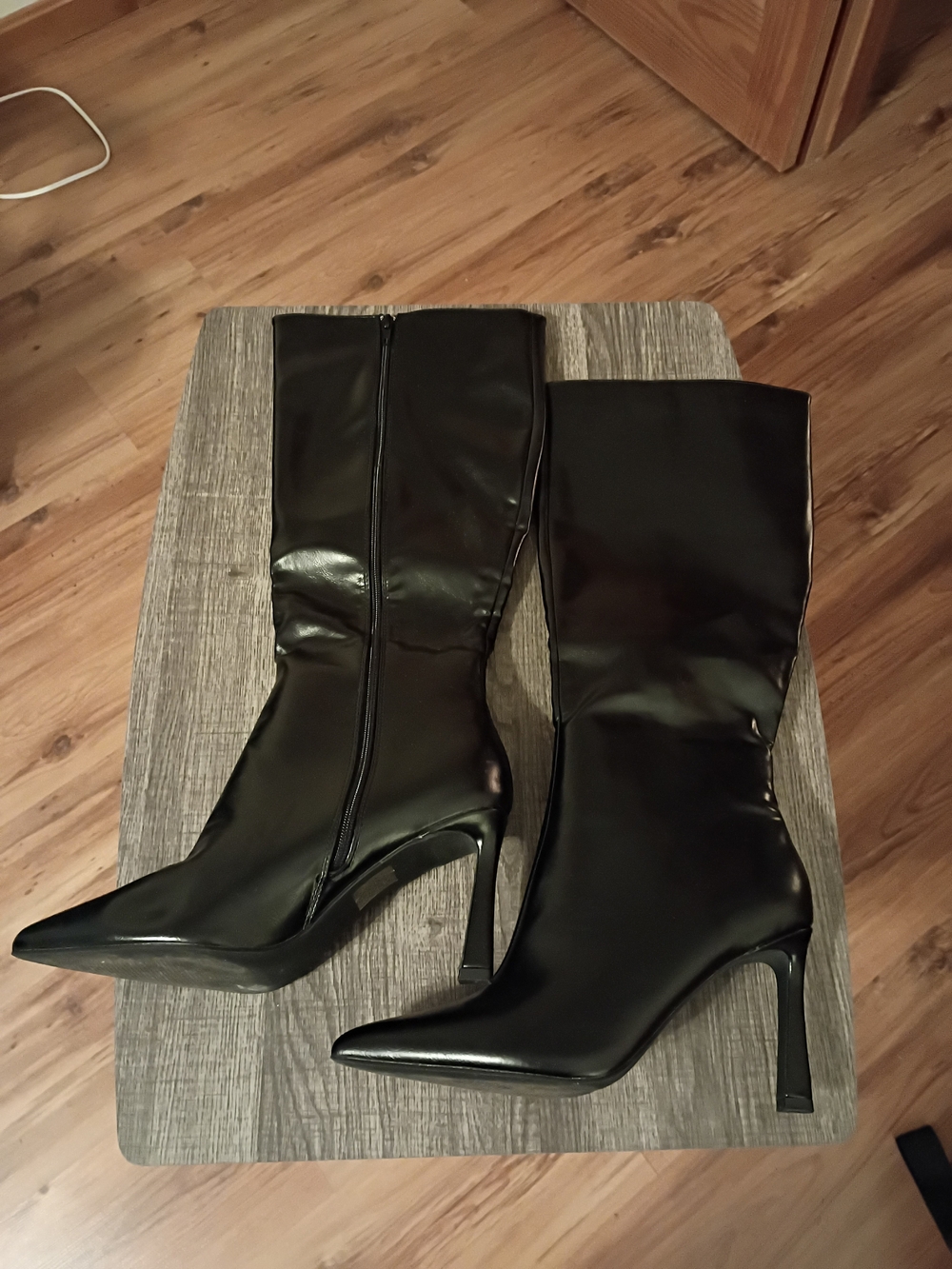 Women's Black Pointed-Toe Mid-Calf Stiletto Boots